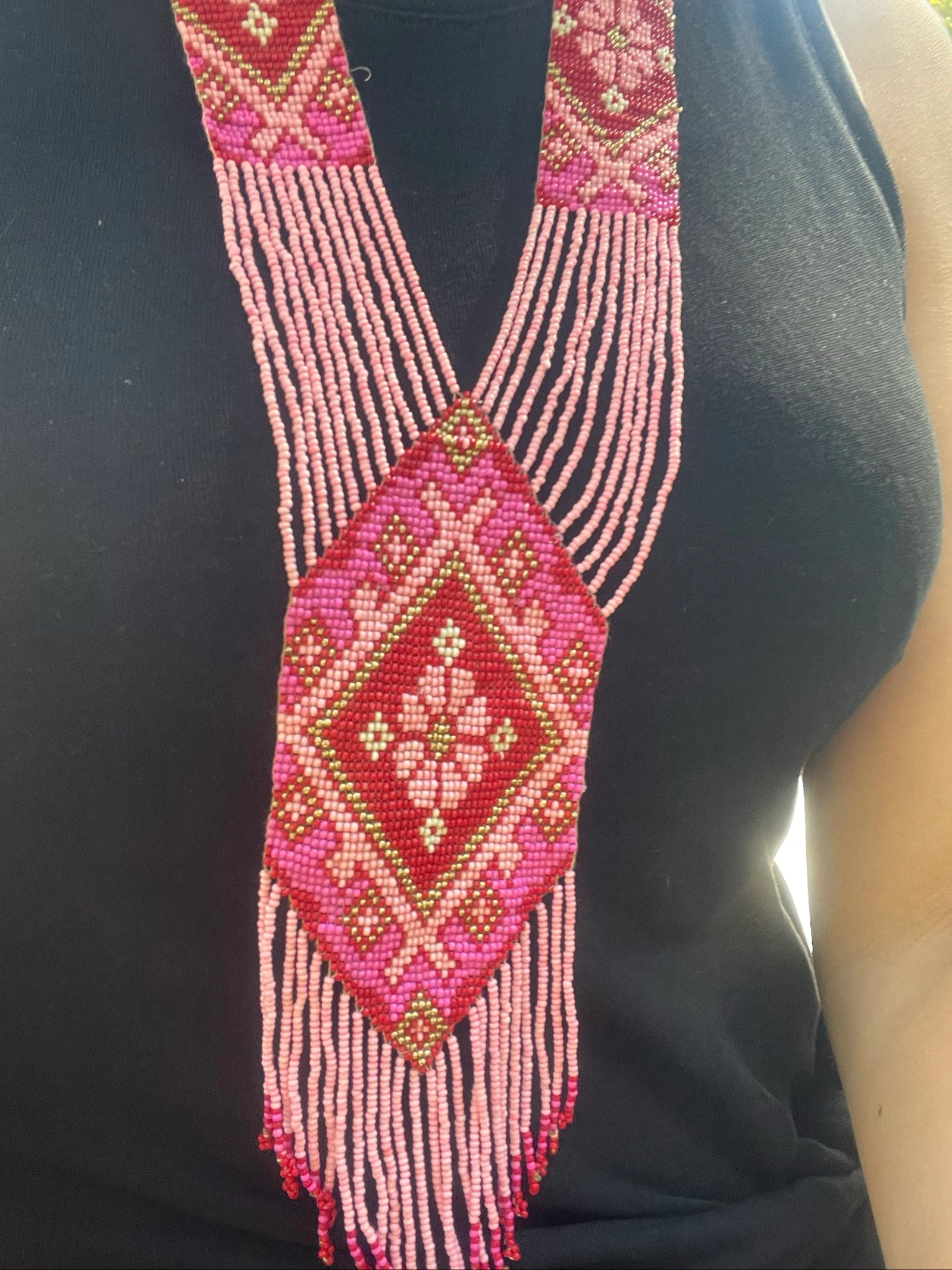 Collier tribal fait à la main avec perles roses, déclaration ethnique bohème – photo 3